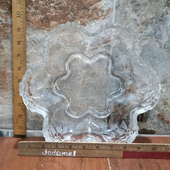 Crystal Glass Serving Bowl Clear Frosted Floral Centerpiece - Picture 7 of 9